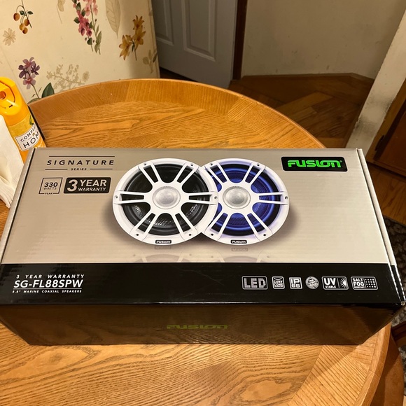 Fusion Signature Series SGFL88SPW - Picture 1 of 2